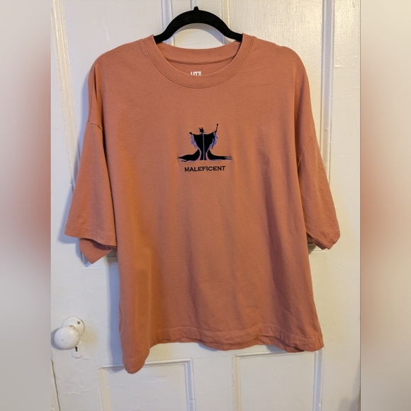 Uniqlo x Disney Tops - Uniqlo X Disney Villains Maleficent Crop T-Shirt - Size XL